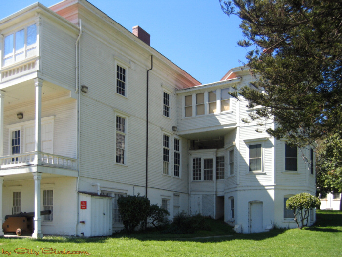 Wright Hospital, Presidio of San Francisco.  A City Birds digital photo.