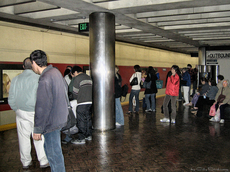 Platform at Powell Station, San Francisco